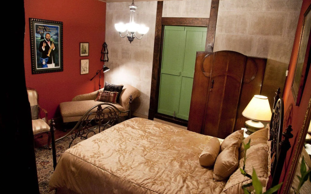 New Orleans Jazz Quarters - The French Quarters Unique Creole Hotel