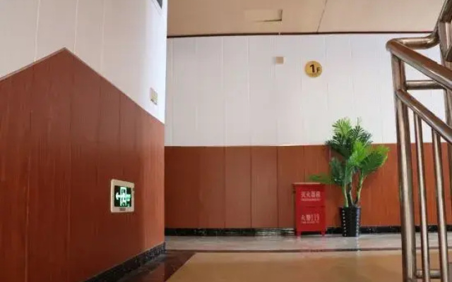 Chongqing Guosong Hotel (Fairy Mountain Town Tourist Reception Center)