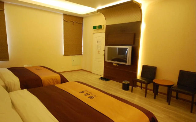 Hua Pinju Motel