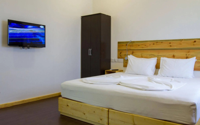 Отель Royal Pearl Inn