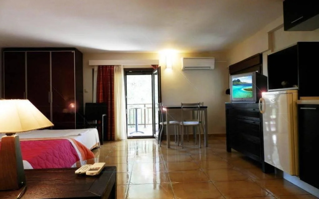 Lefkos Apartments