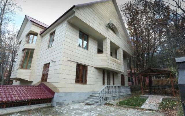 Отель Holiday Home On Harutyunyan Армения, Цахкадзор - отзывы, цены и фото номеров - забронировать отель Holiday Home On Harutyunyan онлайн