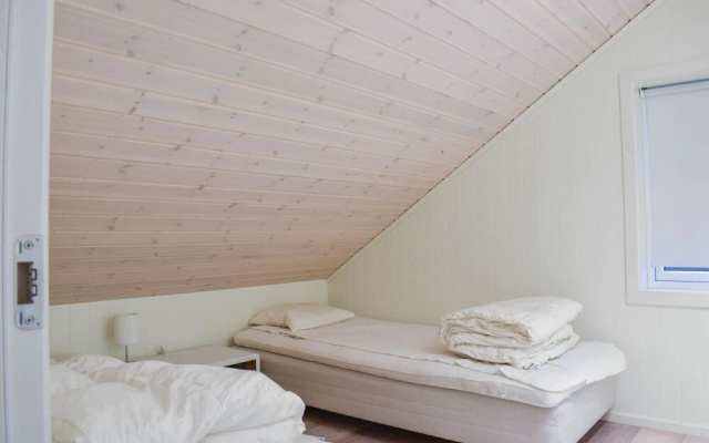 Nice Home in Farsund With 4 Bedrooms and Wifi