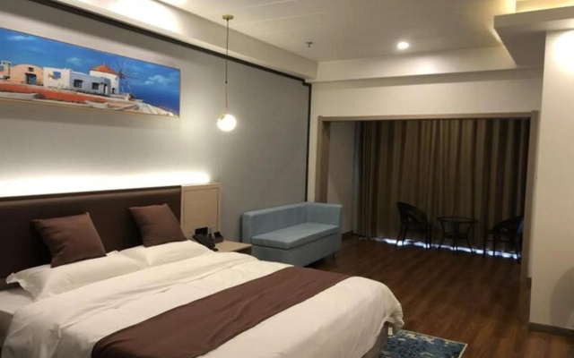 GYA Taixing Hongqiao Plaza Hotel