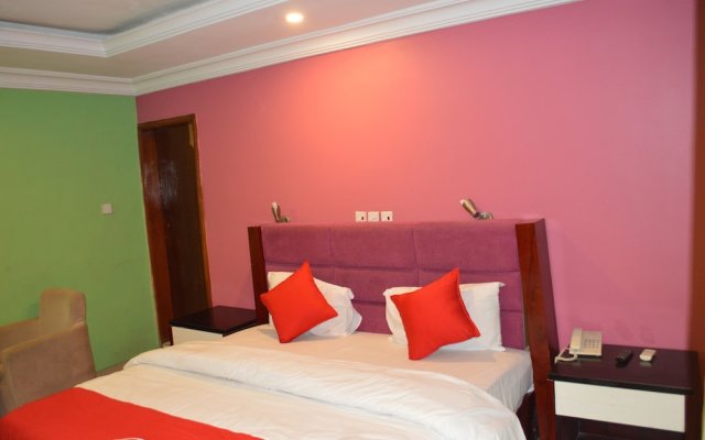 OGA 813 Hotel in Ikeja, Nigeria from 29$, photos, reviews - zenhotels.com guestroom