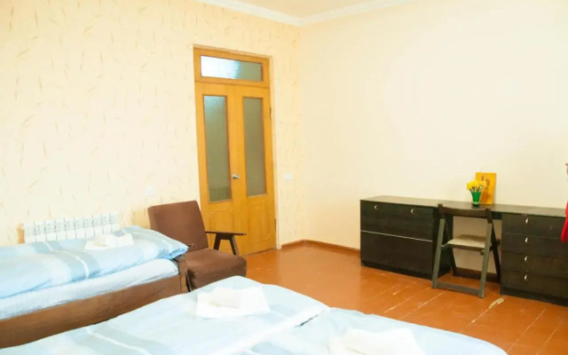 Azhdahak Guest House B&B-20km from Yerevan