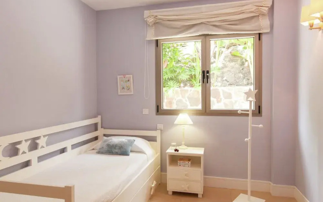 Vibrant Villa in San Bartolomé de Tirajana With Swimming Pool