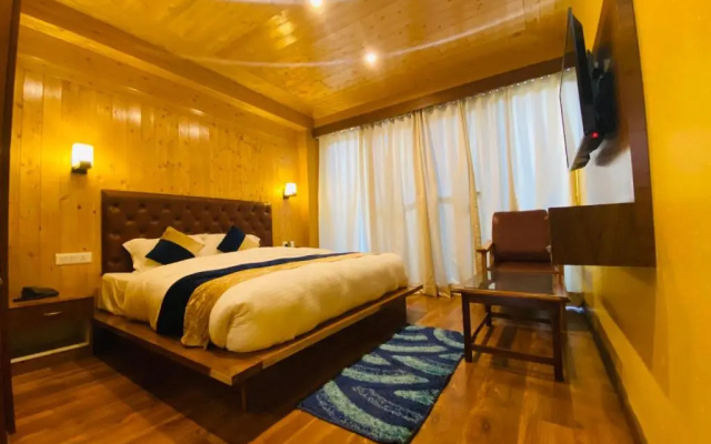 Hotel Gingar, Near Mall Road Manali