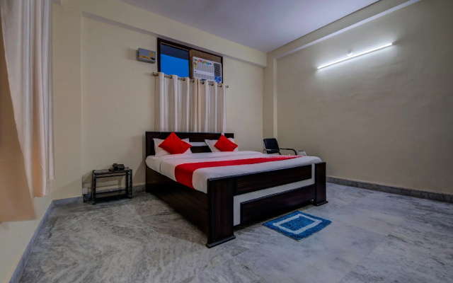 OYO Flagship 29522 Rajbanshi Nagar