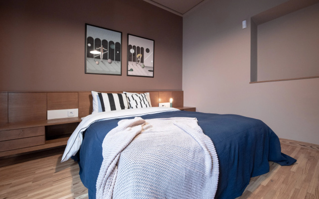 Blue and Peach 2BD Apartment 132m2 Free Parking