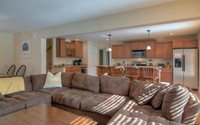 Grey Stone 1 3 Bedroom Condo