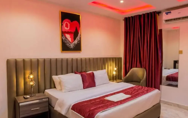 House 10 Luxury Hotel and Suites