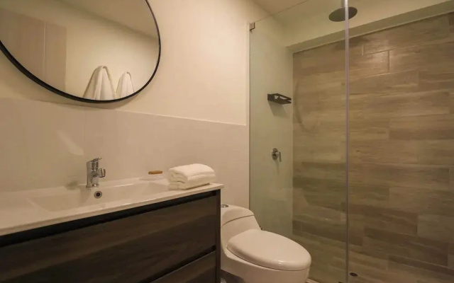 w Beautiful 2BR w Balcony in Miraflores