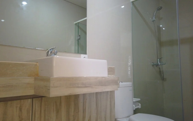 Deluxe 3BR Apartment with City View at Landmark Residence