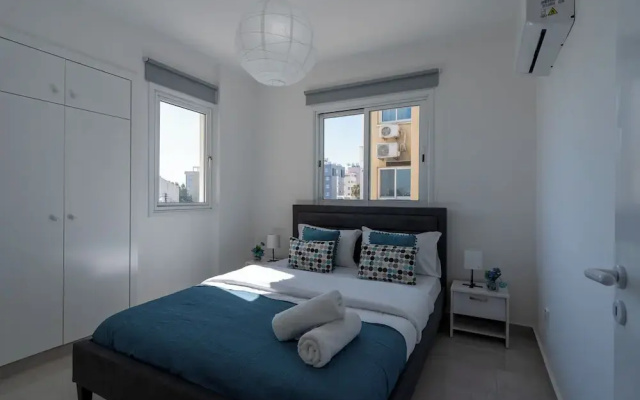 Andrea 3-BR Apt in Mackenzie With Pool