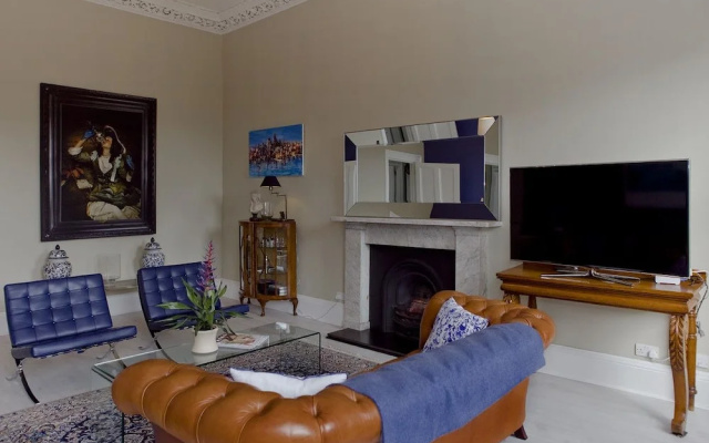The Edinburgh Castle Suite