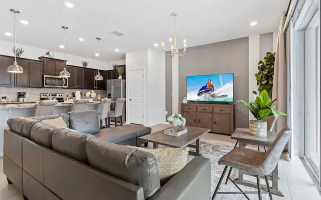 1326 Lava Tree Drive