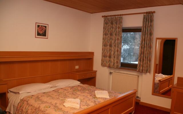 Hotel & Camping Gisser
