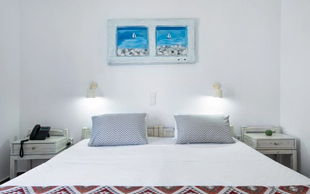 Iris Hotel