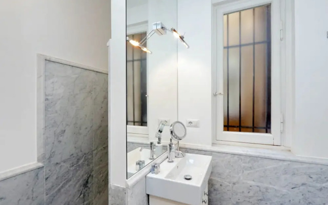 Prestigious Apartment Via Veneto