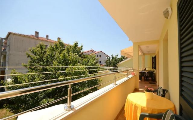 Apartments and Room Mirjana