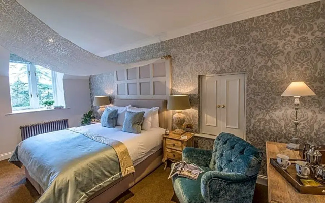Forest Side Hotel
