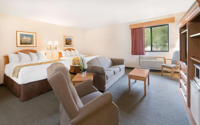 Baymont by Wyndham Hot Springs