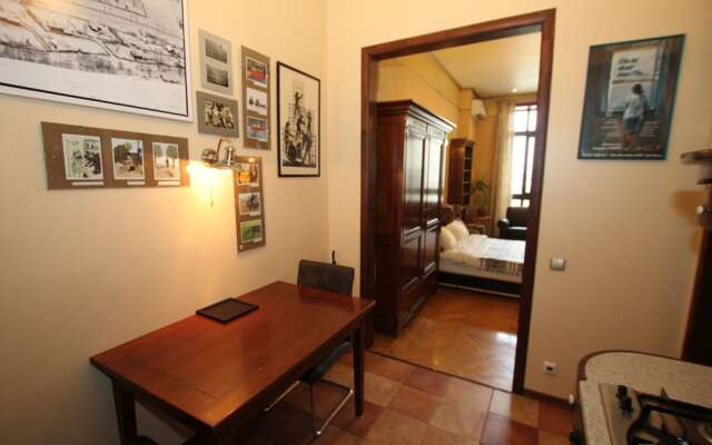 Гостиница TVST Apartments Bolshoy Gnezdnikovsky 10 - 506 в Москве отзывы, цены и фото номеров - забронировать гостиницу TVST Apartments Bolshoy Gnezdnikovsky 10 - 506 онлайн Москва комната для гостей