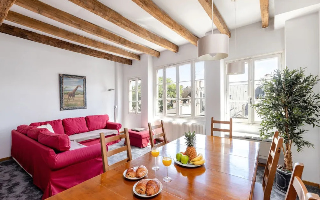 St. Germain - Odeon Area Apartment