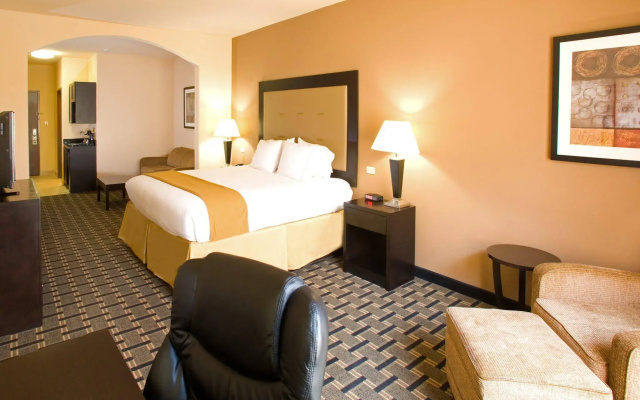 Holiday Inn Express Suites Beeville by IHG