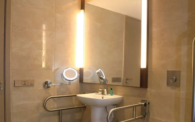 Отель Skylight In-Terminal Hotel