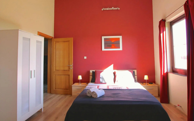 Classy Holiday Home in Martilly with bubble bath