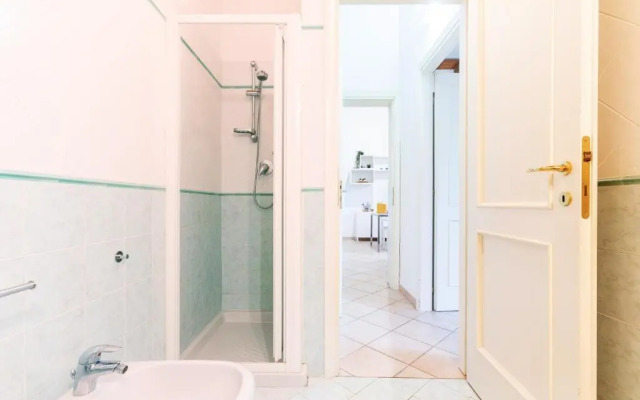 University Apartment con parcheggio e giardino