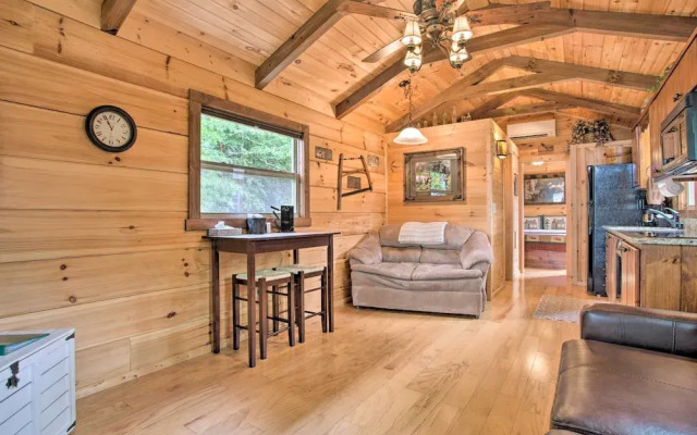 Hike, Sip & Unwind! Mill Spring Cabin Near Winery