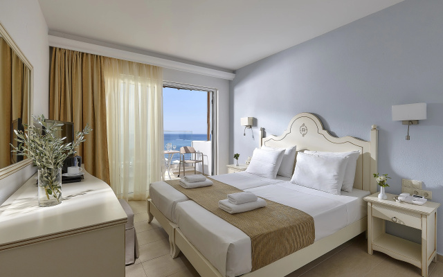 Отель Alexander Beach Hotel & Village Resort