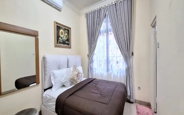 Villa Kota Bunga Anggrek