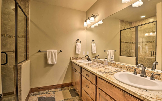 Luxurious Fraser Townhome w/ Private Hot Tub!