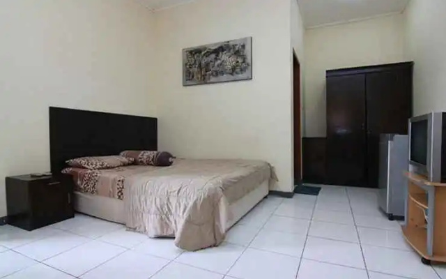 Kemang Place near Lippo Mall Kemang Mitra RedDoorz