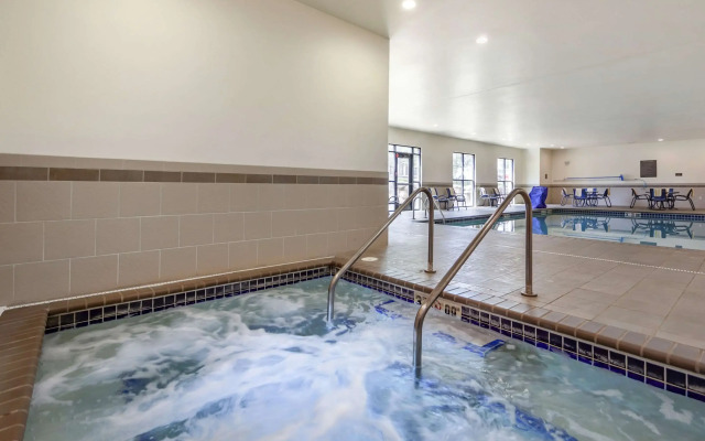 Comfort Inn & Suites Avera Southwest