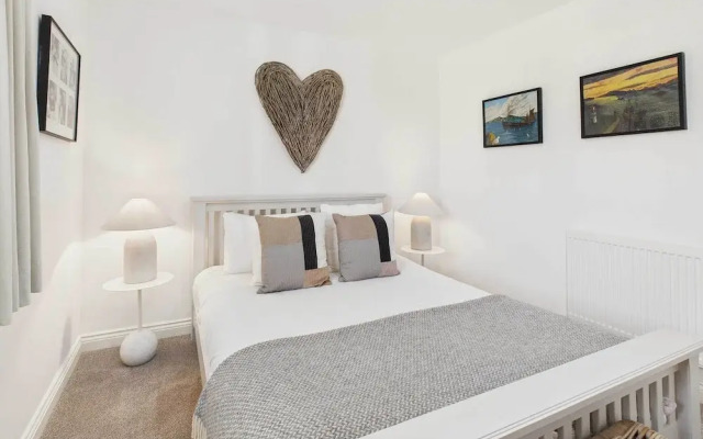 Host Stay Bay View Lodge