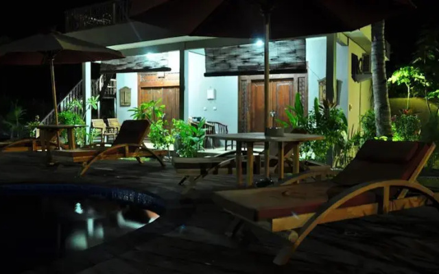 Villa Rumah Kayu
