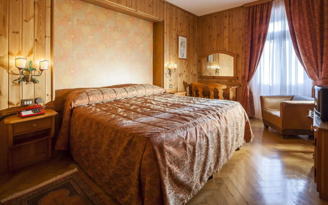 Hotel Corona