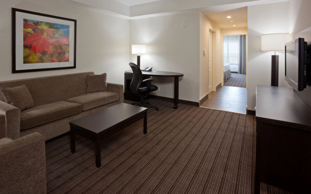 Holiday Inn Express New Liskeard