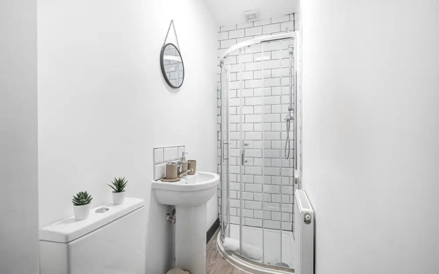 5-bed 5 En-suite Apartment in Manchester