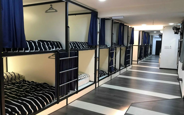 Cabin 18 - Hostel