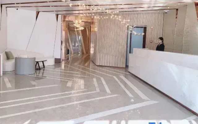 Crystal Orange Taiyuan South Railway Station Jinyang Street