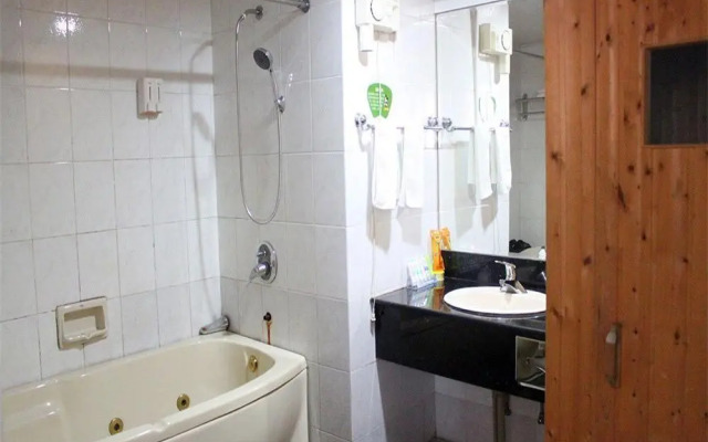Yijia Express Hotel