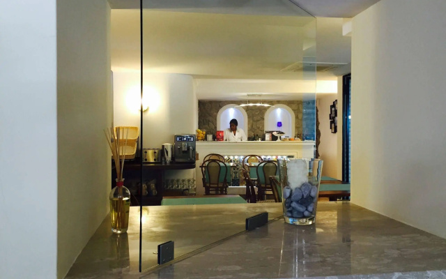Bougainville Luxury Boutique Hotel