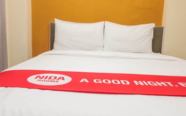 Отель Nida Rooms Ratchathewi 206 Central Grand Бангкок вид на фасад