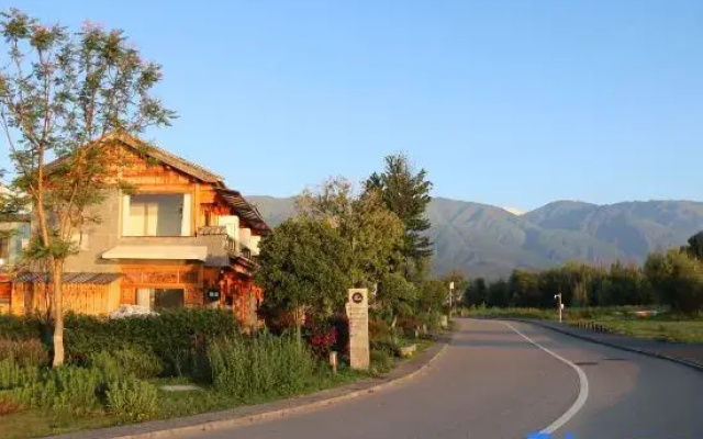 Yammy · Monet Scenic Apartment (Erhai Lake Xizhou)